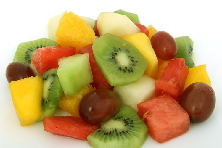La fruta fresca y los vegetales son parte de muchas grandes limpiezas del colon.