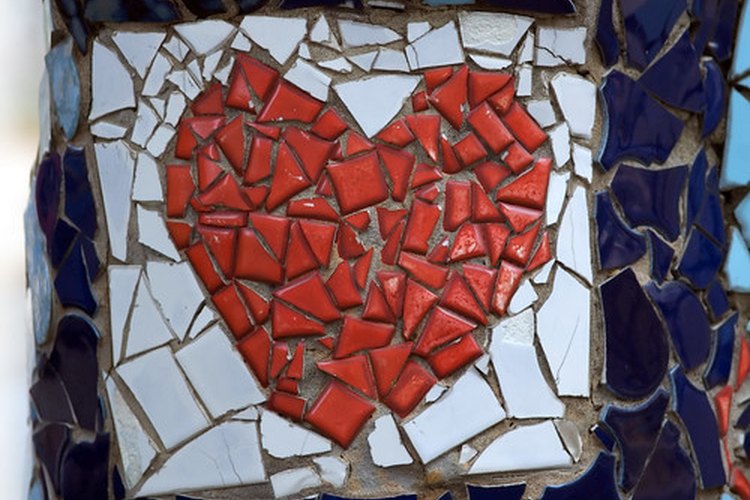 El corazón es una bomba con cuatro cámaras.