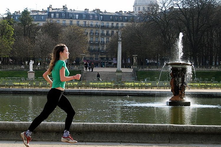 Correr es una excelente actividad, pero requiere ciertas precauciones.