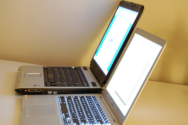 Usar a tu computadora portátil colocándola en tus piernas puede conllevar a riesgos.