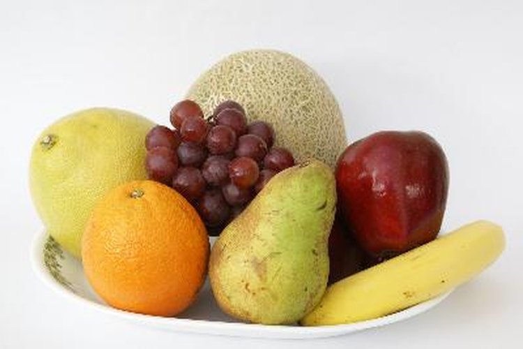 Las frutas y vegetales contienen las tres de las moléculas del azúcar en variados rangos.