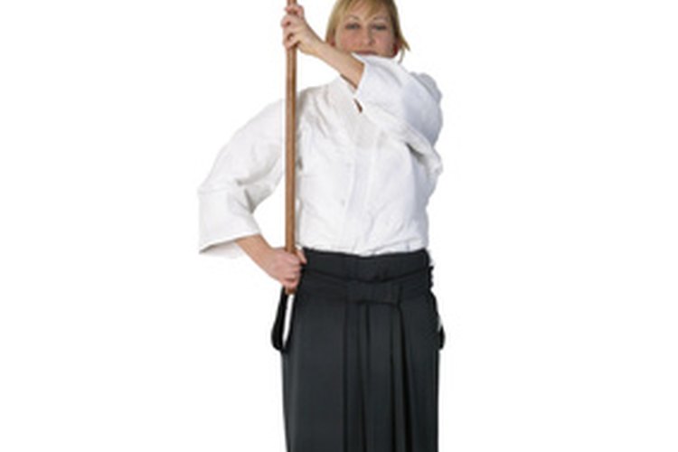 Los alumnos avanzados de Aikido tradicionalmente usan una hakama, o falda partida.