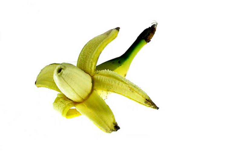El banano constituye una base estimulante y astringente para una mascarilla facial.