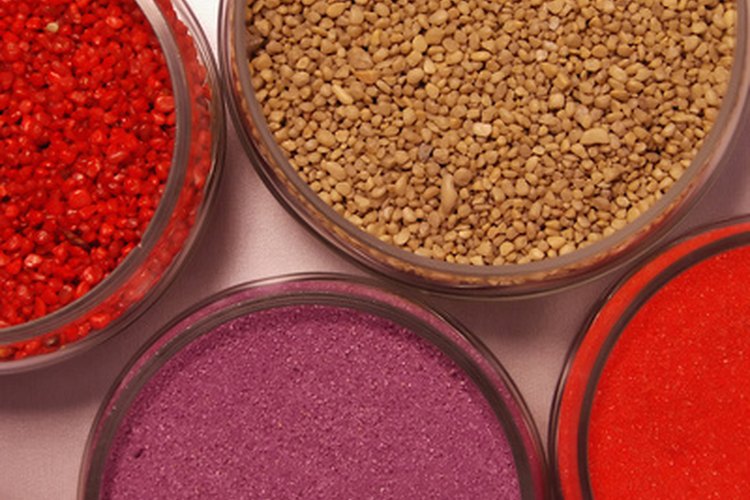 El maquillaje mineral usa minerales en polvo para aplicar sobre la piel.
