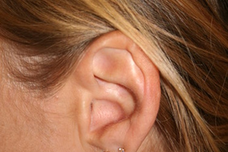 Los aretes de iniciación deben dejarse dentro por seis semanas.