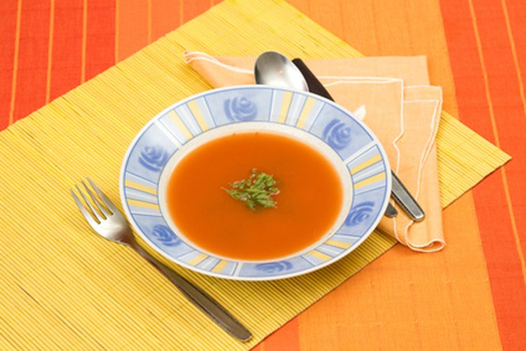 Una dieta de alimentos crudos pueden incluir sopas calientes.