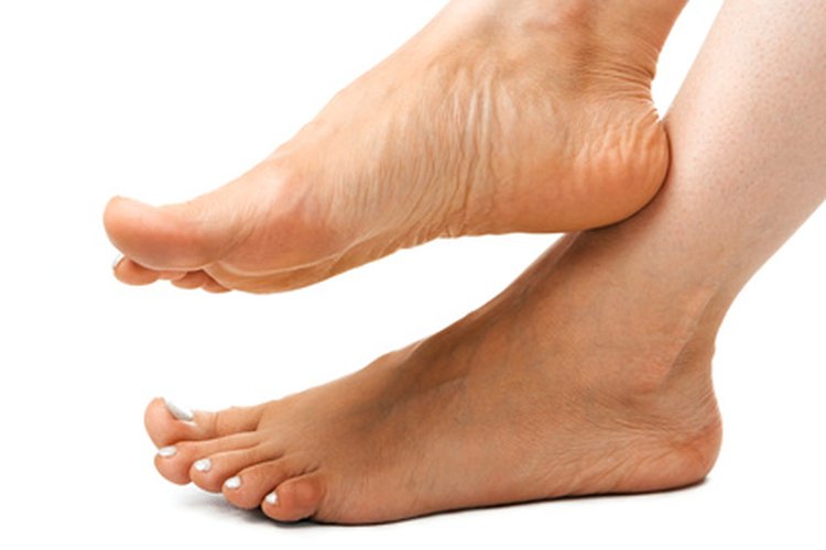Un spa para pies proporciona alivio calmante para pies cansados y doloridos.
