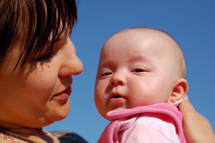 La lactancia materna no corre riesgos ya que el estreptococo grupo B no se puede pasar de la madre al niño por este medio.