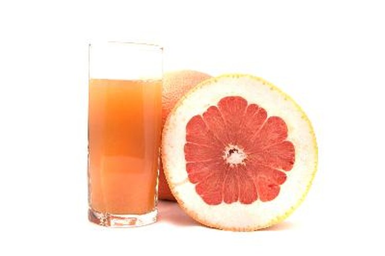 El jugo de pomelo es generalmente sano para beber durante el embarazo.