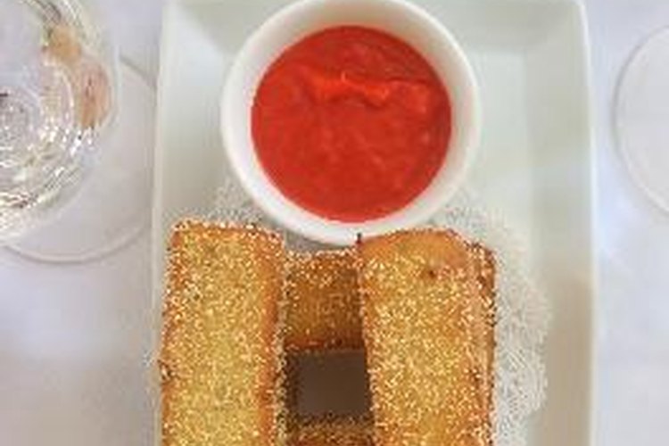 El tofu se usa generalmente en muchas comidas asiáticas.
