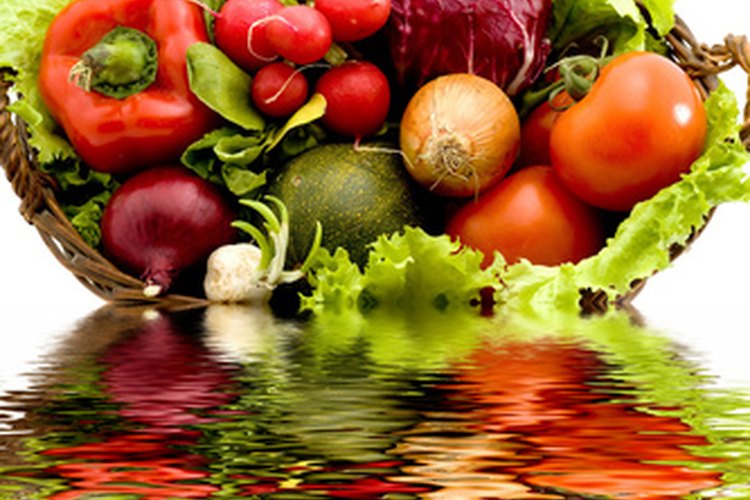 Es importante tener una ingesta diaria de las vitaminas solubles en agua, porque estas son las que no se almacenan para su uso futuro.