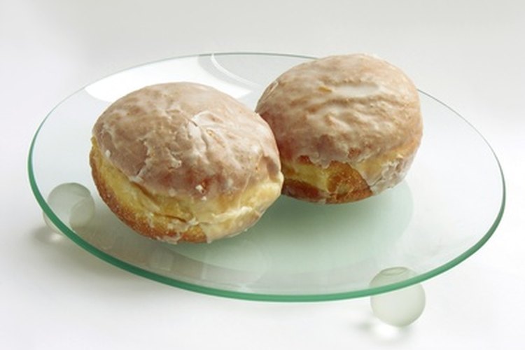 Las donas rellenas de jalea contienen por lo general levadura, que les permite inflarse mientras se fríen.