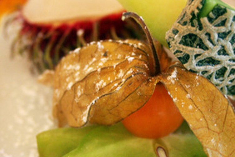 Un postre de fruta fresca añade vitaminas, minerales y carbohidratos bajos en calorías a un plan de alimentación para personas diabéticas.