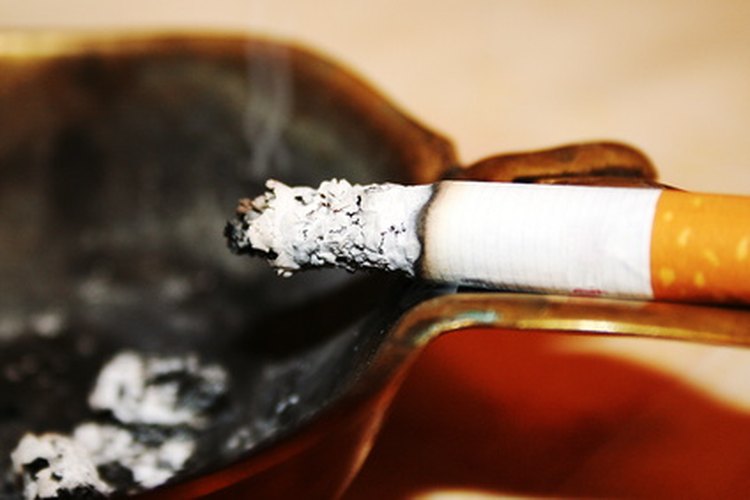 Los fumadores son 13 veces más propensos a desarrollar adenocarcinoma pulmonar en comparación con los no fumadores.