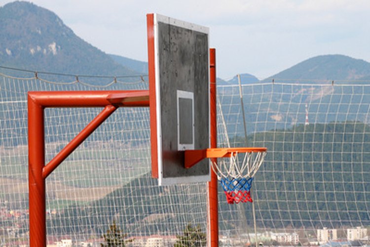 El entrenamiento profesional de baloncesto tiene muchas similitudes con el entrenamiento principiante.