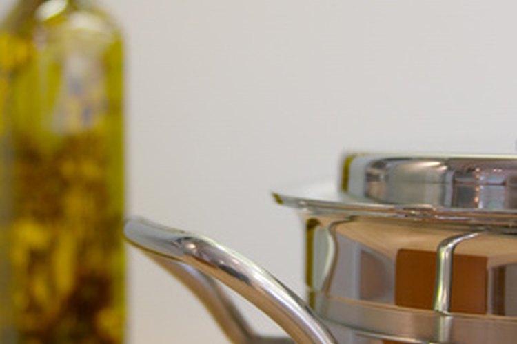 No tienes que buscar más lejos que en tu cocina para encontrar artículos saludables para el cuidado de la piel.