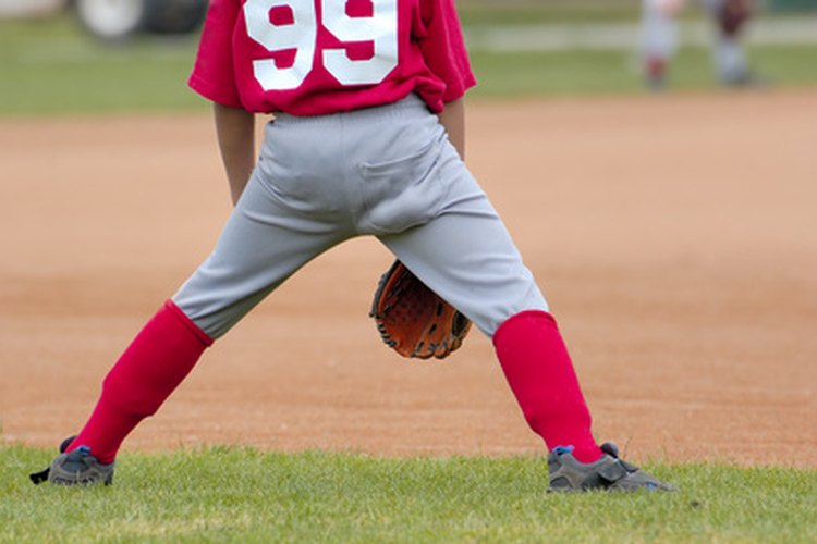 Los tapones de béisbol de metal y goma son dos tipos de tapones.