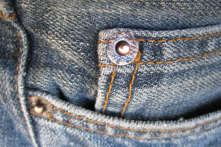 Los jeans se pueden usar para trabajar y funcionan todos los días, tanto en hombres como en mujeres.