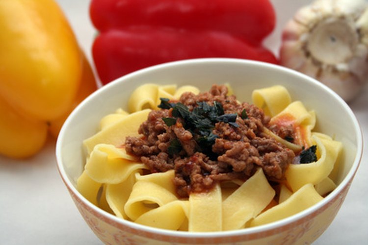 Reduce las grasas no saludables y el colesterol para hacer que tus cenas sean saludables.