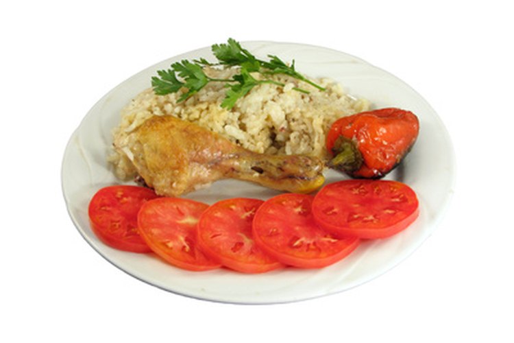 Una comida balanceada incluye una gran variedad de alimentos ricos en nutrientes.