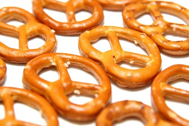 Los alimentos altos en sodio incrementan la ingesta diaria del mineral.