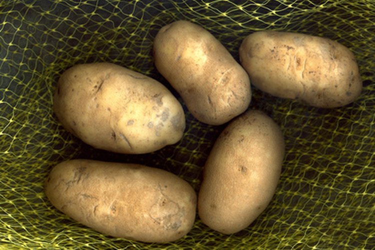 Son los ingredientes que la gente utiliza con las papas los que realmente engordan.