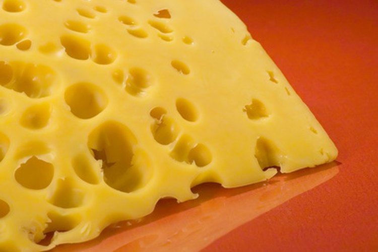 Comer queso pasteurizado durante el embarazo es seguro.
