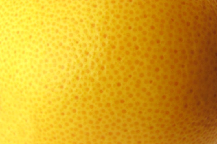 La celulitis luce como la textura de una toronja.