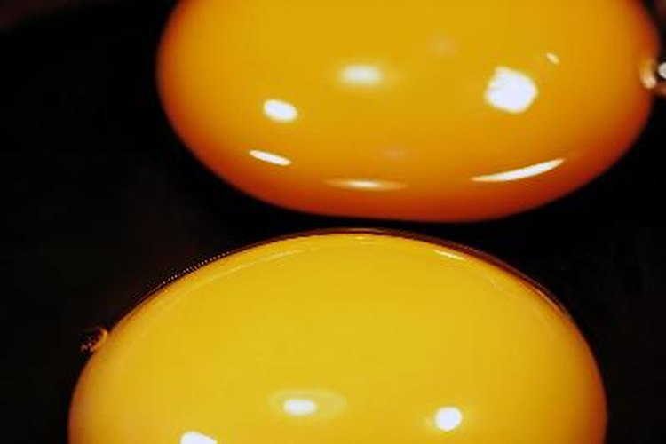 Las yemas de huevo son una excelente fuente de colina, el precursor de la acetilcolina.