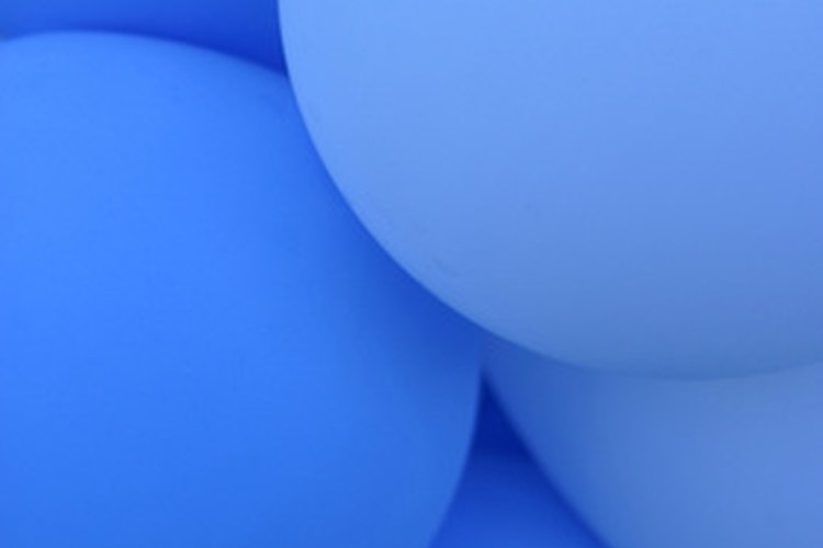 Inhalar helio de un globo puede ser peligroso.
