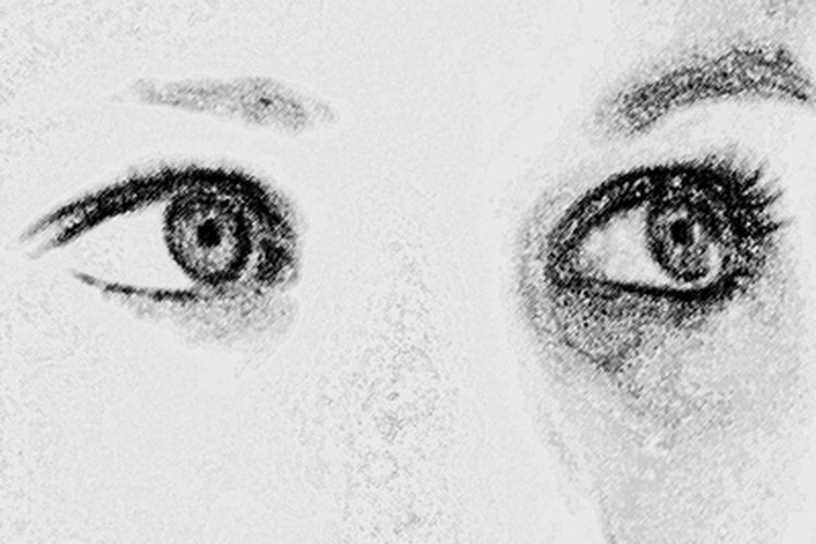 La crema para el contorno de ojos adecuada puede hacer que tus ojos luzcan más jóvenes.