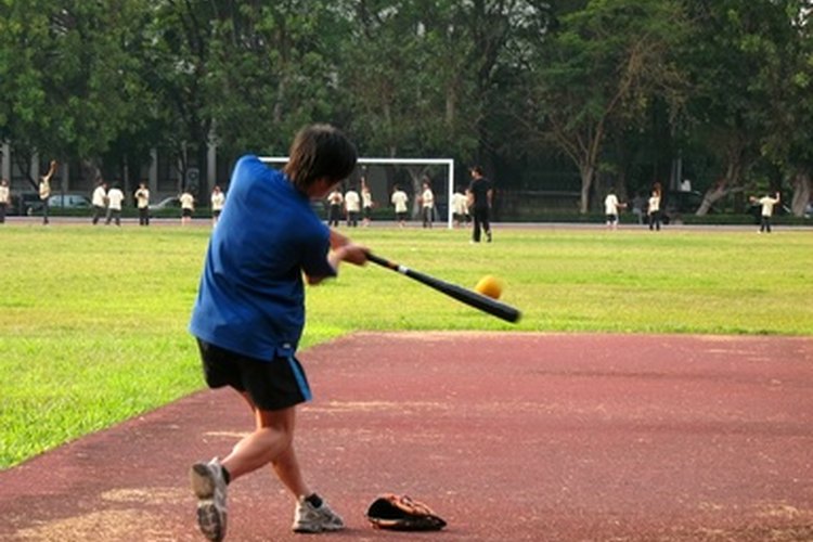 Trata de batear con poder en cada lanzamiento conducirá a un jugador a comenzar a colocarse debajo de la pelota.