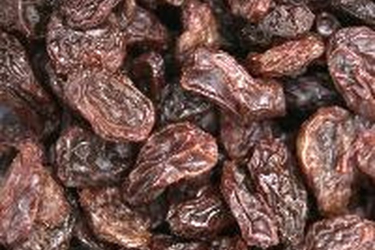 Las uvas pasas contienen 493 calorías por taza.