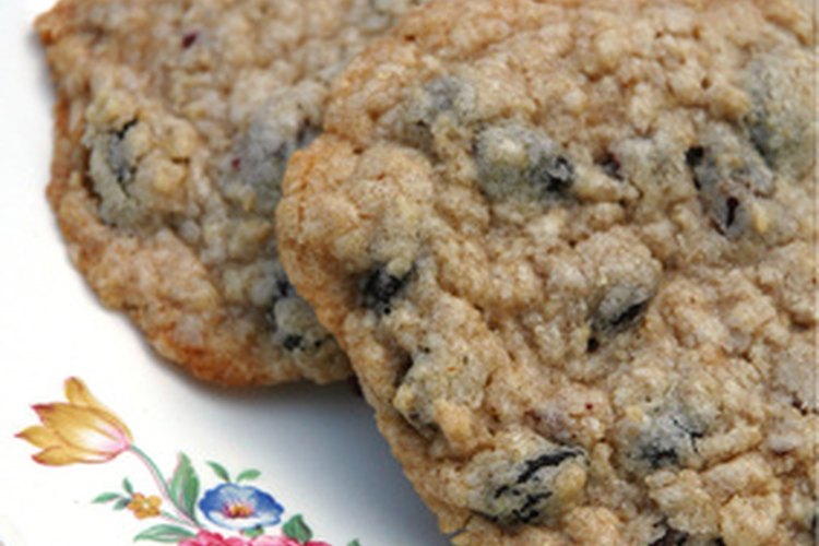 Las galletas de desayuno ricas en fibra combinan cereales integrales, frutas, frutos secos y leche en cada porción.
