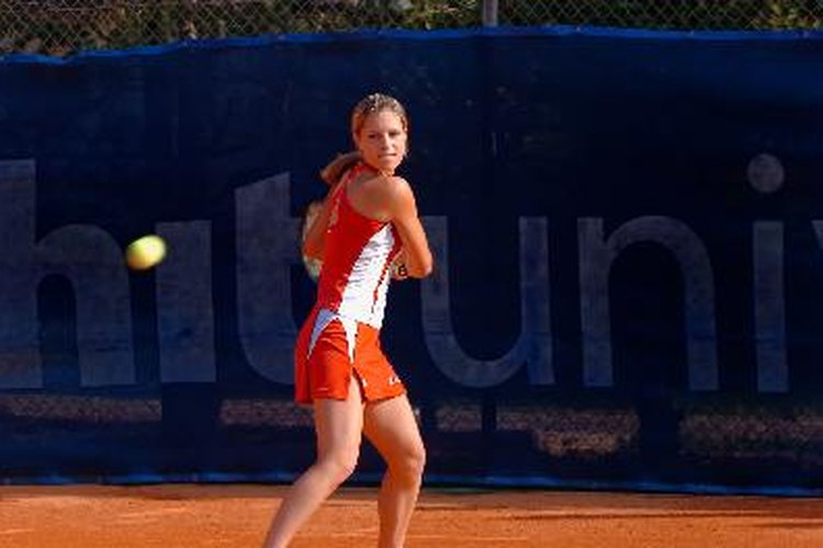 La epicondilitis lateral es característica de los jugadores de tenis.