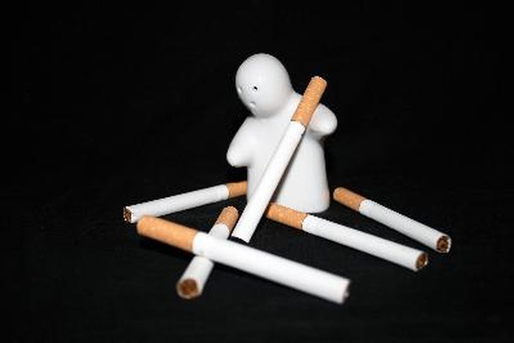 Considerado inicialmente como un posible medicamento, el tabaco ha resultado ser, sobre todo a causa de la nicotina, un producto que modifica gravemente las respuestas del sistema nervioso del organismo.