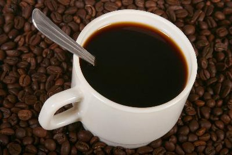 El café contiene más cafeína pero ten cuidado con el té, las gaseosas y las bebidas energéticas.
