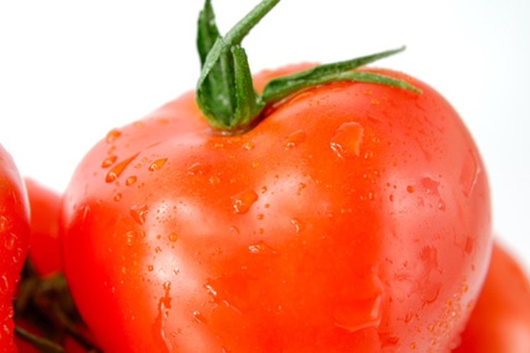 Se puede utilizar el tomate para el cuidado de la piel.