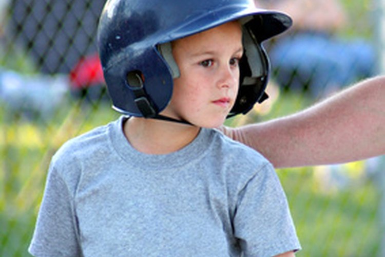 El t-ball enseña a los niños habilidades para el baseball y el softball, preparándolos para jugar en el futuro.