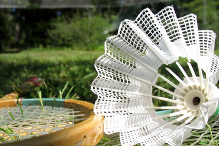 Desarrollado en la India británica, el bádminton es un popular deporte de raqueta.