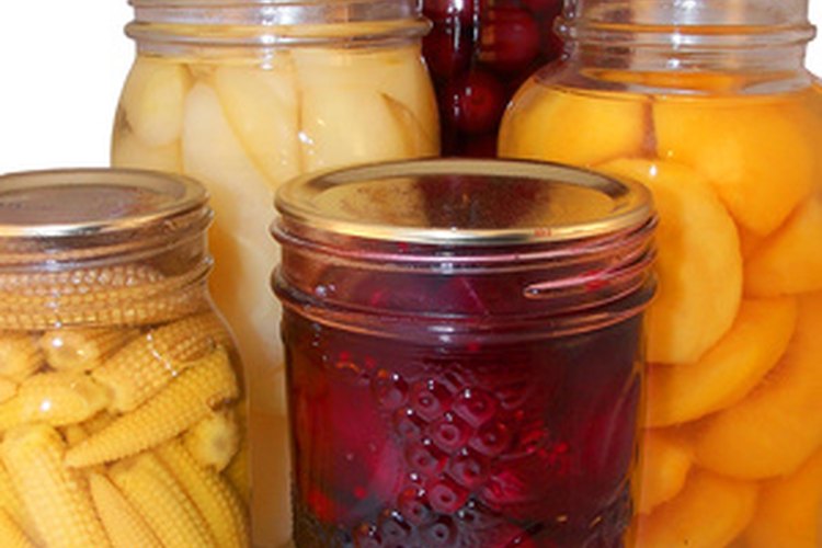 El enlatado en conveniente, pero puede reducir el valor nutricional de los alimentos que contiene.