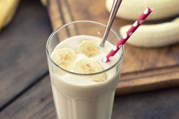 Los licuados con proteínas proveen nutrientes a tus músculos.