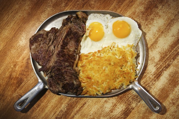Tomar algunos minutos adicionales para cocinar un bistec de desayuno puede mantener el hambre alejado por horas.