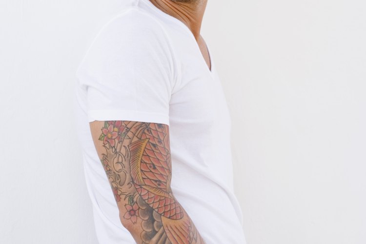 Crea una buena impresión en tu entrevista cubriendo el tatuaje de tu brazo.