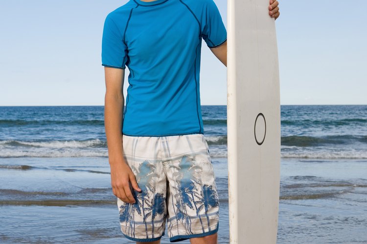 Los trajes de lycra benefician a los nadadores y a los surfistas.