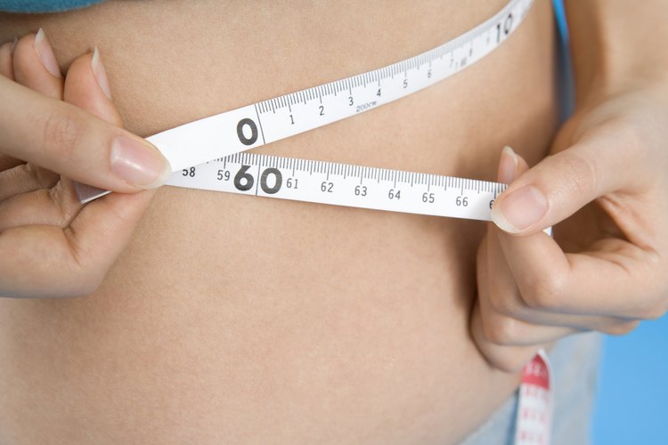 Haz cambios saludables en tu estilo de vida para bajar las pulgadas de más en tu cuerpo.