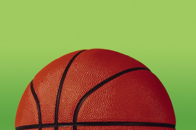 Aplica tu ingenio para inflar un balón de basquetbol sin usar una bomba.