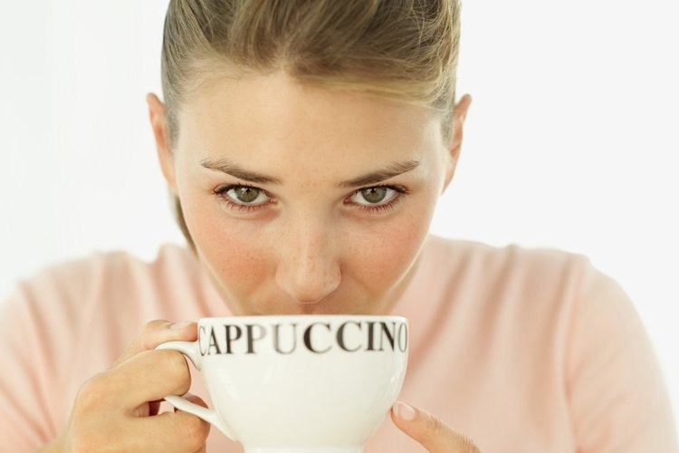 Omite la crema y azúcar para una taza de café más saludable.