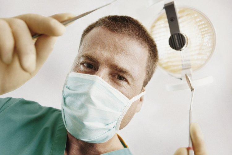 Una higiene dental deficiente puede provocar que un diente requiera un tratamiento endodóncico.