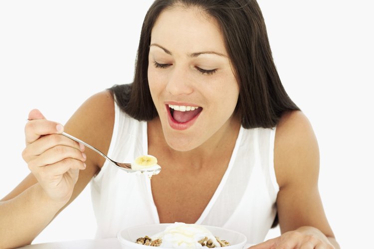 Yogurt y avena van de la mano como mantequilla de maní y jalea, excepto que es bueno para ti.